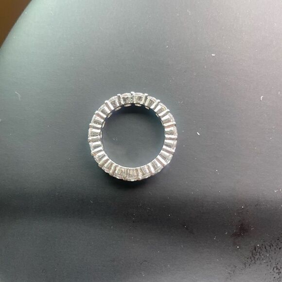 Cubic zirconia eternity ring - Picture 3 of 4